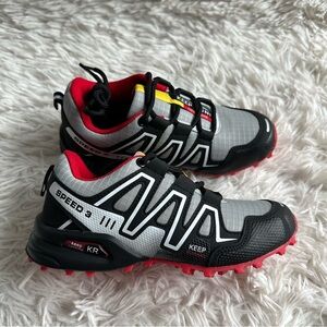 Amazon Womens Sneakers New In Box Size 6